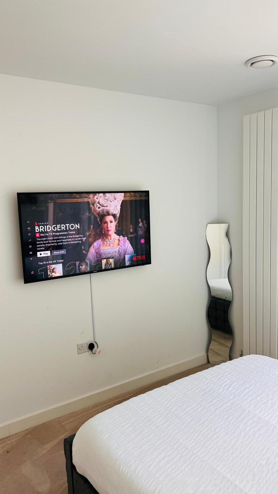 Lush Living - Double Room With Private Bathroom Лондон Екстериор снимка