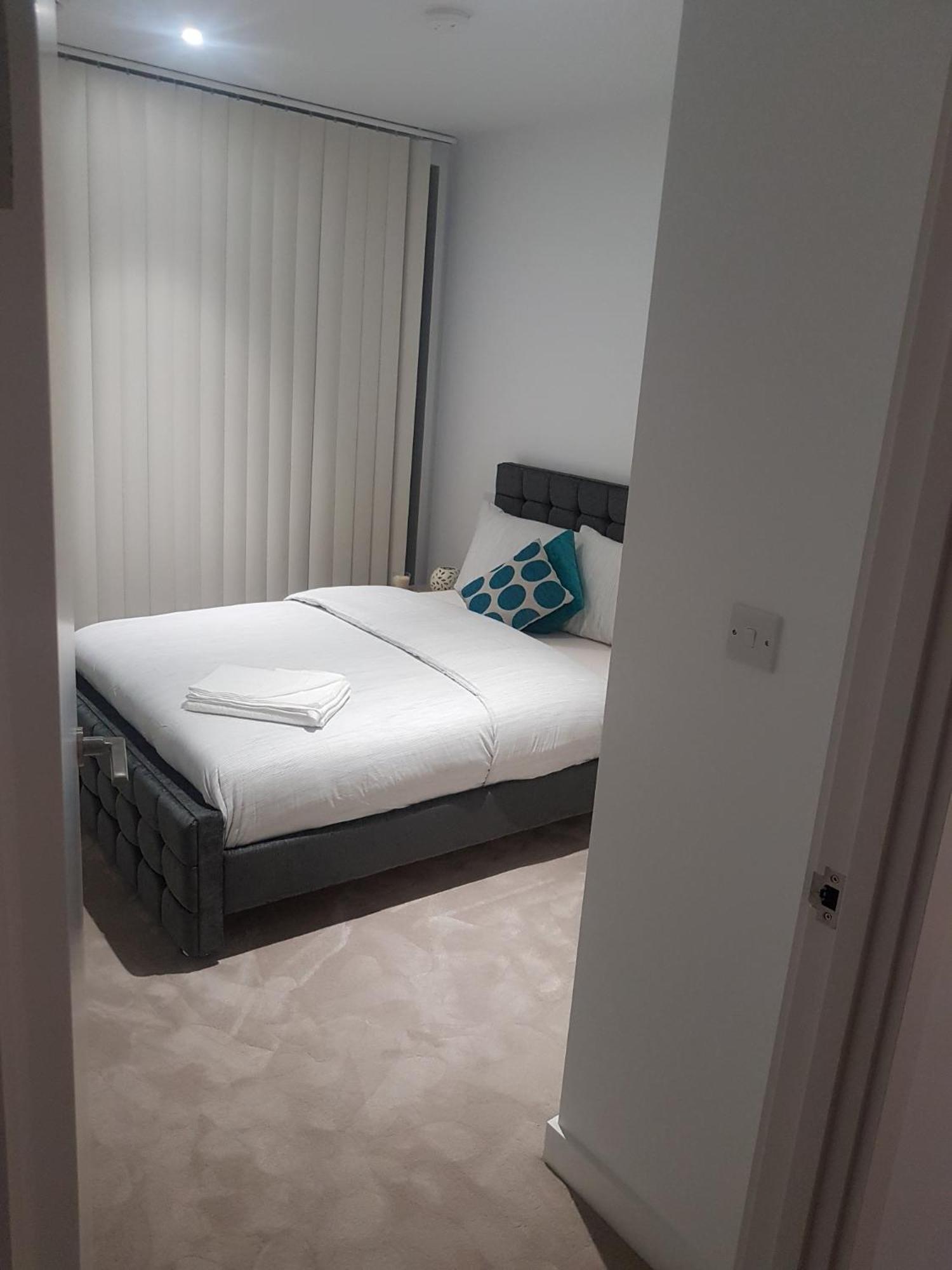 Lush Living - Double Room With Private Bathroom Лондон Екстериор снимка