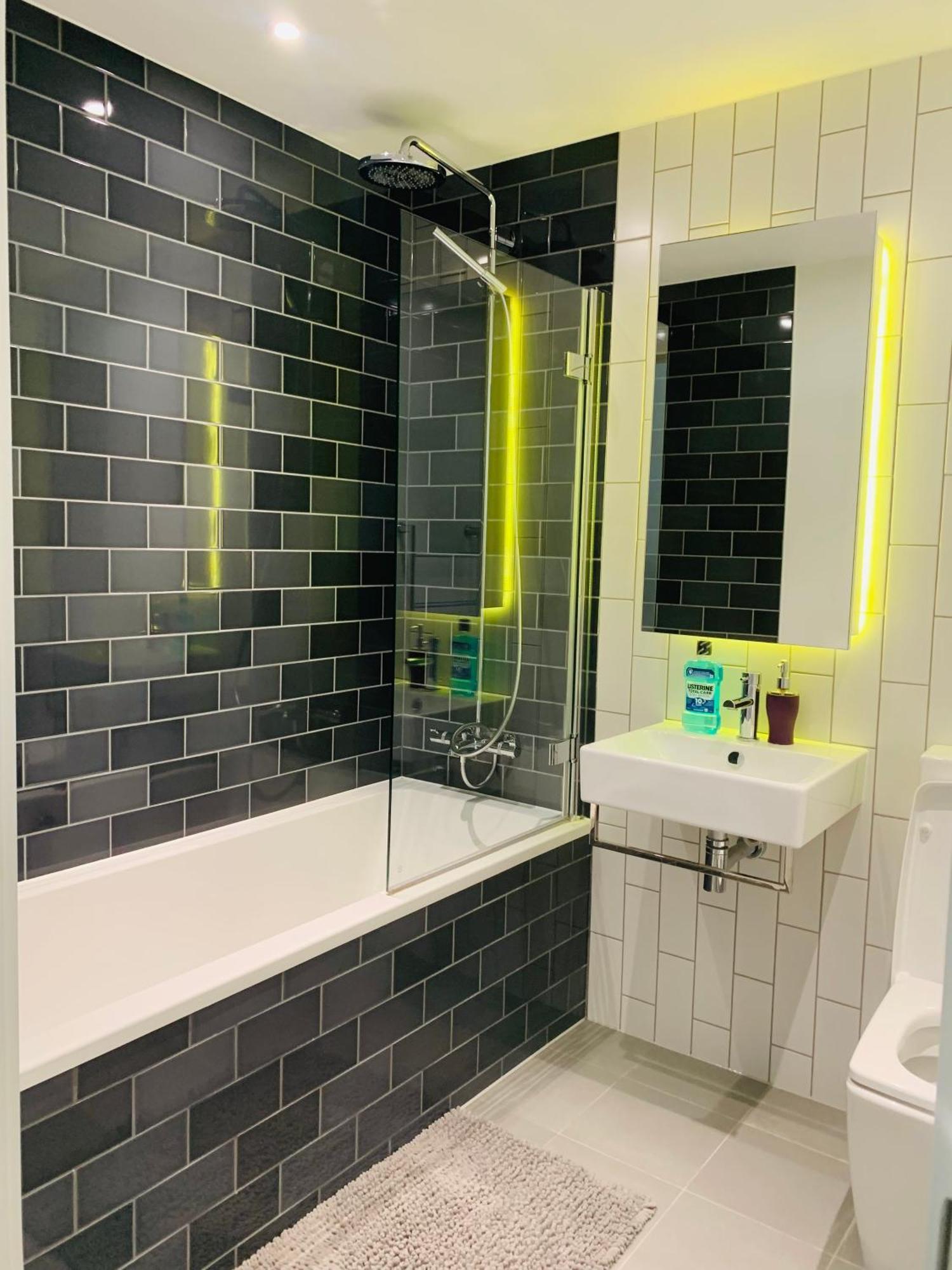 Lush Living - Double Room With Private Bathroom Лондон Екстериор снимка