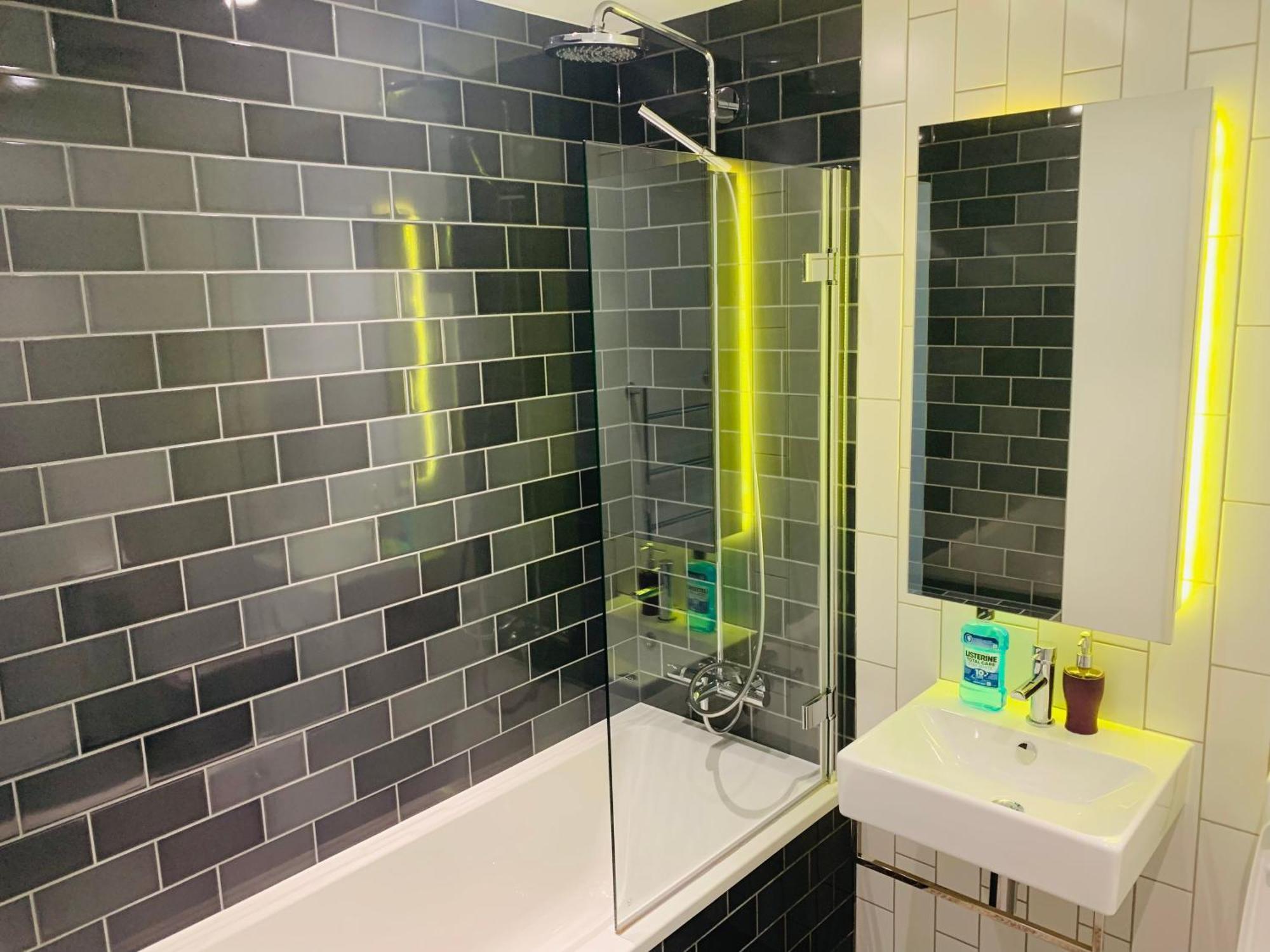 Lush Living - Double Room With Private Bathroom Лондон Екстериор снимка